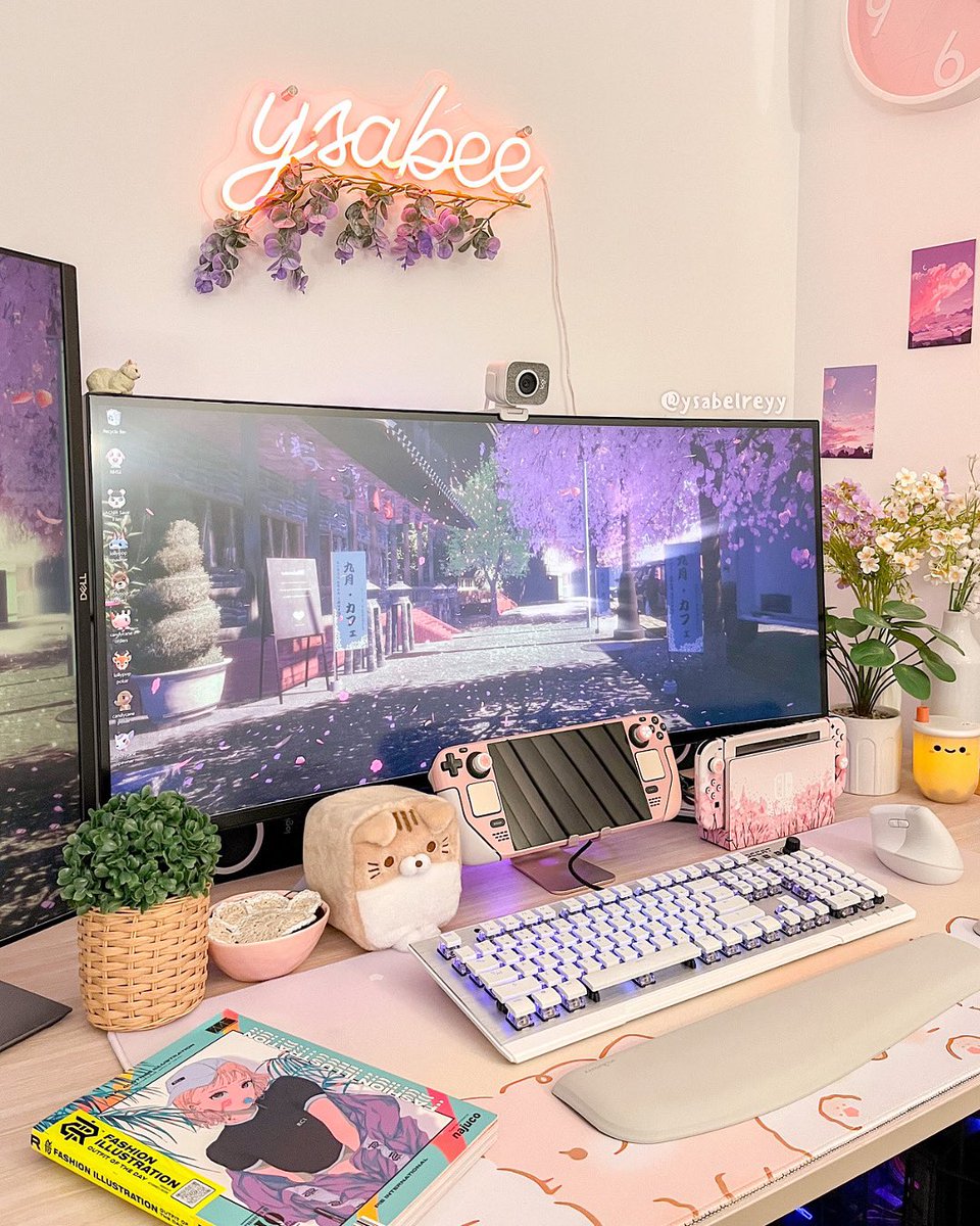 ysabelrey_'s tweet photo. i had to add more flowers to the desk ⚘.ʚĭɞೃ she looking pretty &amp; ready to game 🤭 https://t.co/HmiceOYWhj