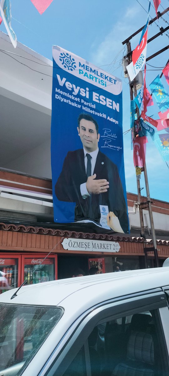 EĞİL İLÇE BAŞKANLIĞI AÇILIŞ HAZIRLIKLARINDAN KARELER..
SIZ DEĞERLI HALKIMIZI YANIMIZDA GÖRMEKTEN MUTLULUK DUYARIZ 💙🧿
#eğil #Diyarbakir #memleketpartisi