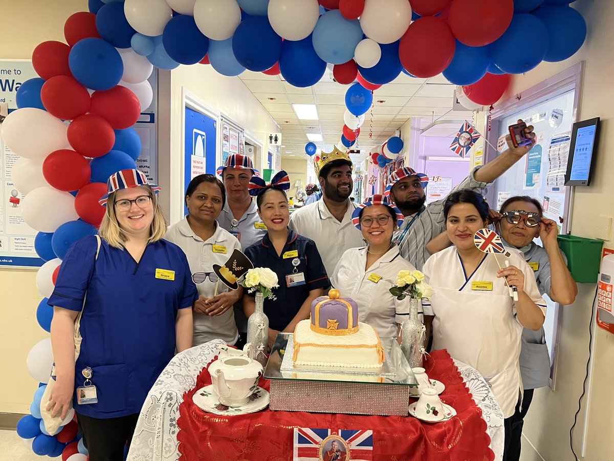 Getting into the spirit for Kings's coronation #TeamFern  ward decors on 👑🇬🇧 🎈thanks for the visit  @SarahDunton4 @GaryEtheridge3 #Coronation @BHRUT_NHS @HalfordKathryn @GeriatricsBHRUT  @BHRUT_SLT