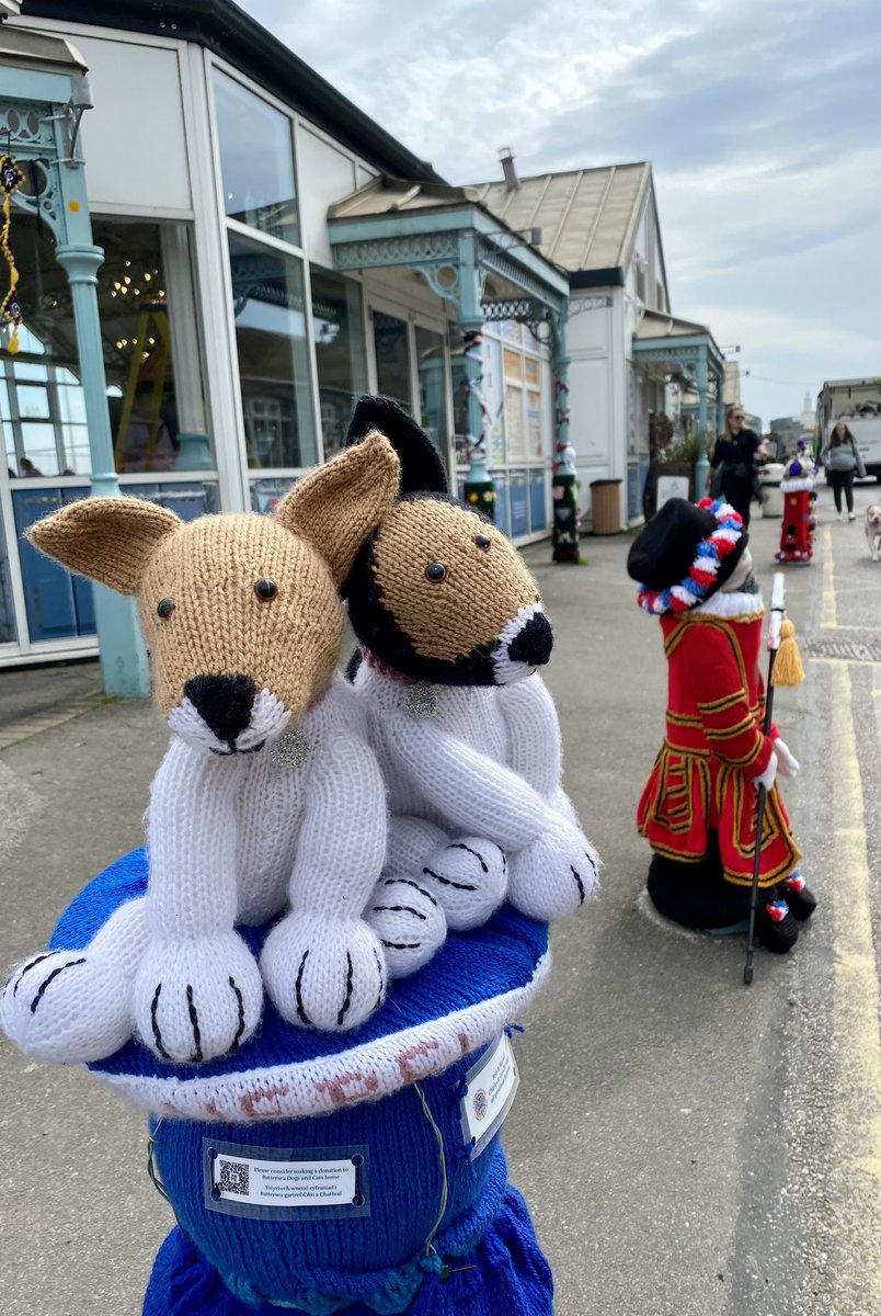 ldgower2's tweet photo. Mumbles pier getting in the mood for the weekend! #mumbles #mumblespier https://t.co/PO0f8bHd7W