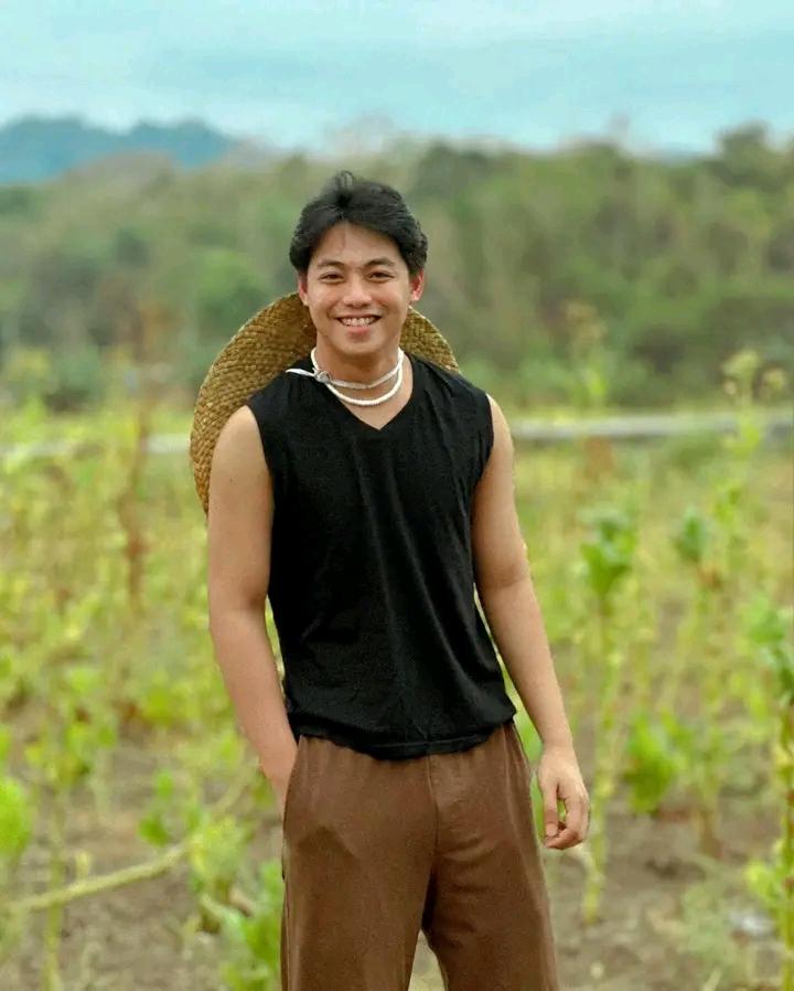 Benedix143's tweet photo. Life is the flower for which love is the honey.

ANG HOT MO BENEDIX

#BenedixRamos https://t.co/PoJHca2BhA