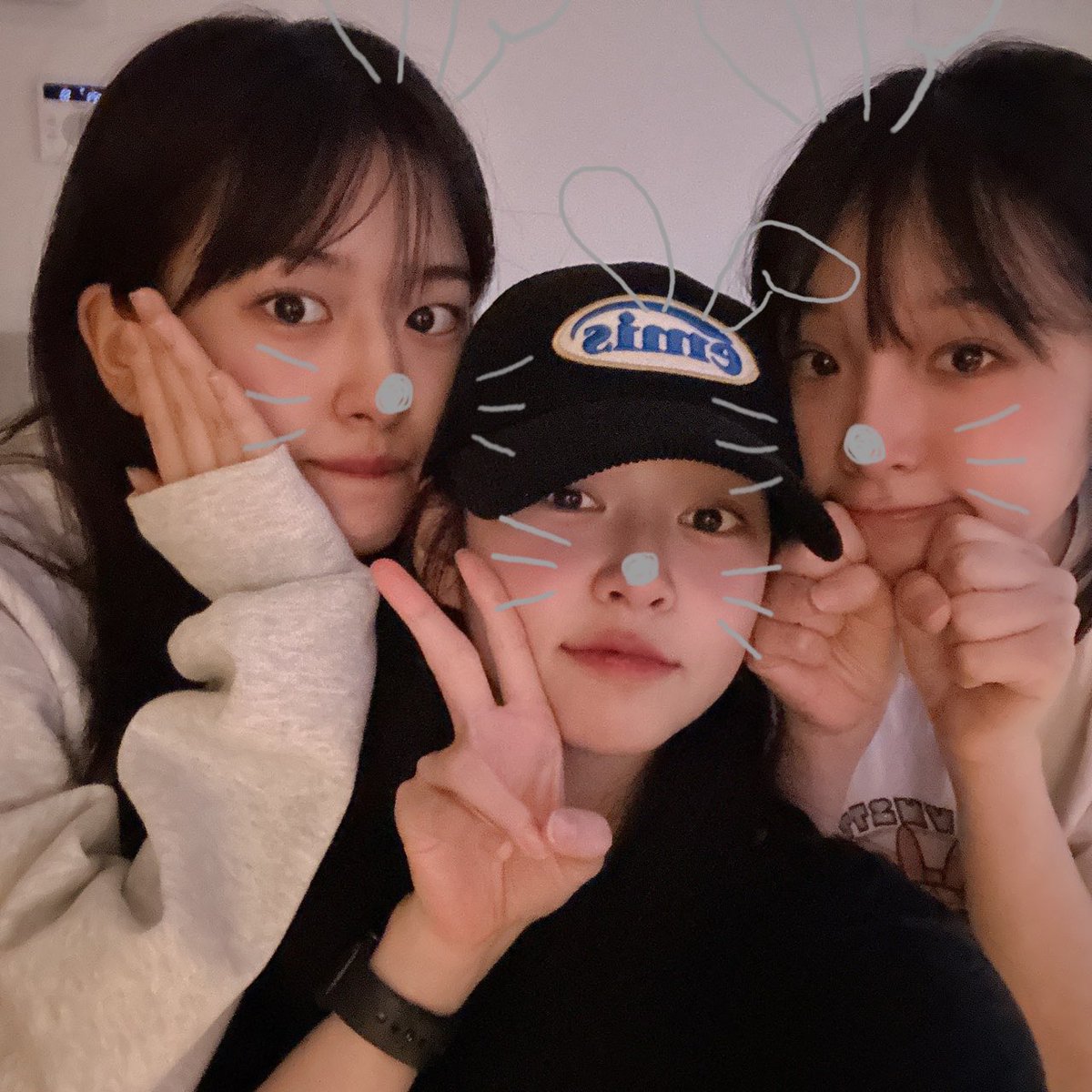 chaerleez's tweet photo. THERE ARE TEARS https://t.co/eTAIoGIKuU