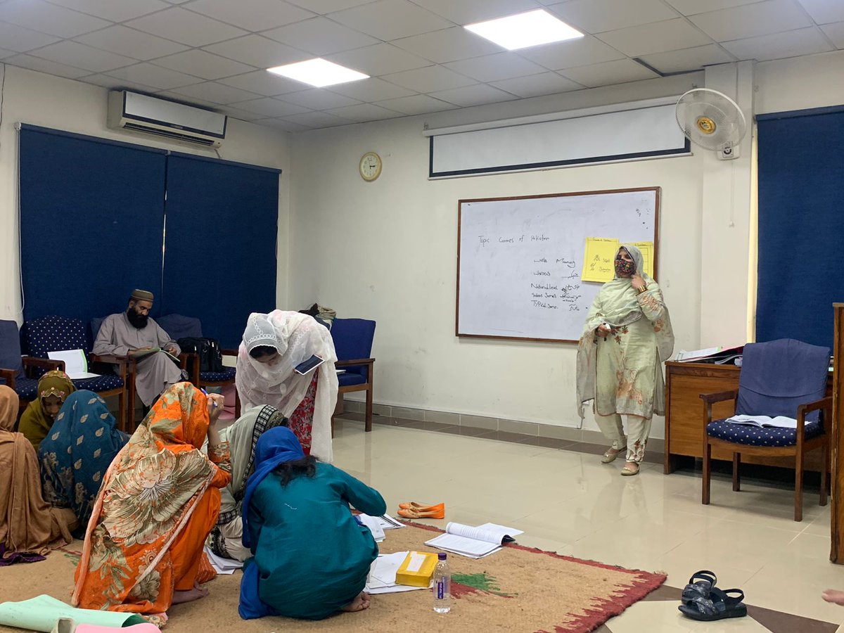 AqalJica's tweet photo. Day 2 of on-going "Four-Day Teacher Training on ALP-MiddleTech Program" at @OfficialAIOU, ISD attended by 18 #MiddleTech #teachers Punjab, ICT and KP. Ms Memoona Tariq conducted the session on #English assisted by JICA-AQAL training team followed by demo lessons by the trainees https://t.co/h6eIeWqv7J