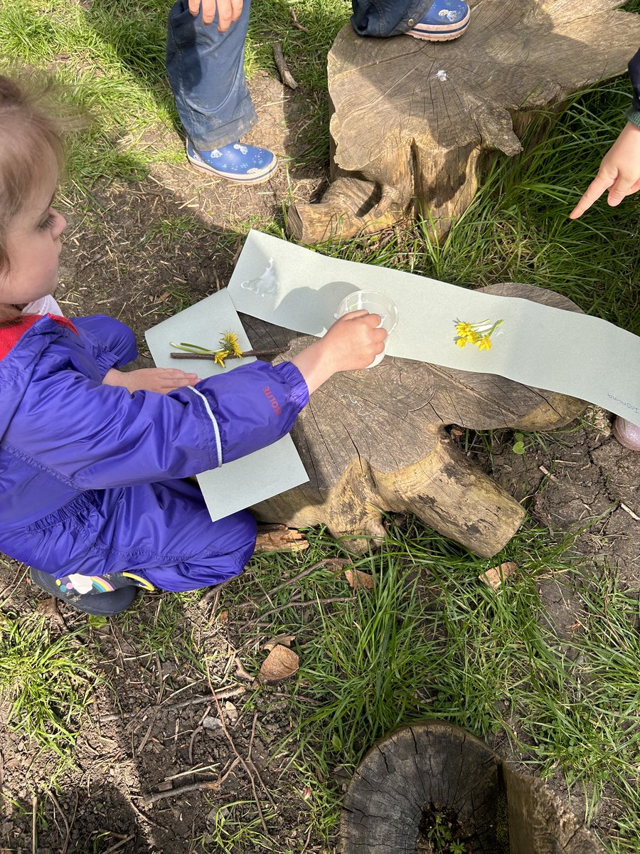 Hazel Tree Class have enjoyed a lovely sunny morning in forest school. We made our own crowns using natural items ahead of the Kings Coronation on Saturday #kingscoronation2023
