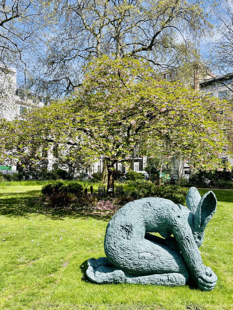 carrie_loves_'s tweet photo. I realise I am uncool, but I love working from the office. 
Especially in St James’s. 
The structure works for me, as does the gander for a coffee to see this ❤️ https://t.co/UJS15HilMO