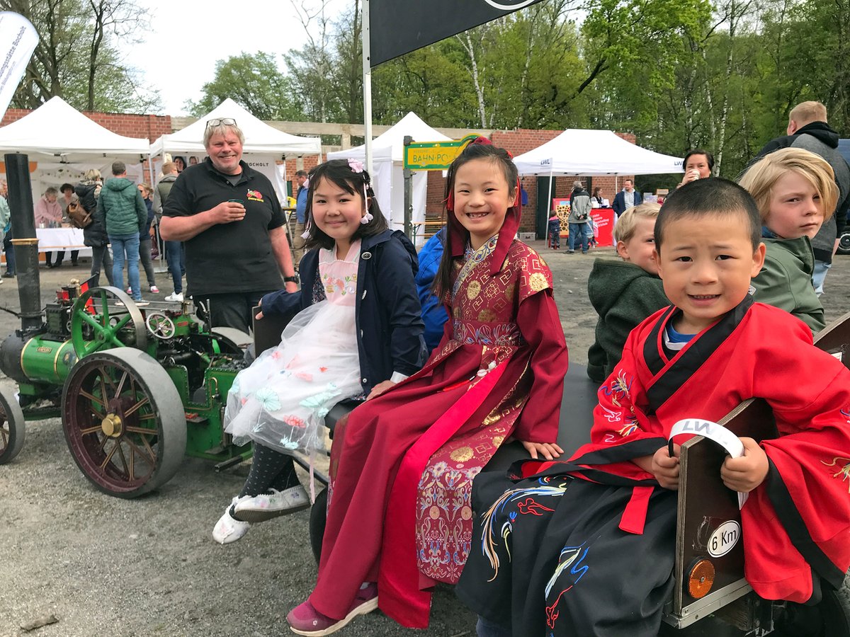 Das LWL-Familienfest in #Bocholt am 1. Mai war ein voller Erfolg. Über 5.000 Besucherinnen und Besucher erfreuten sich an kulinarischen Spezialitäten, musikalischen und tänzerischen Darbietungen sowie vielen Mitmachaktionen.  presse-service.de/data.aspx/stat…