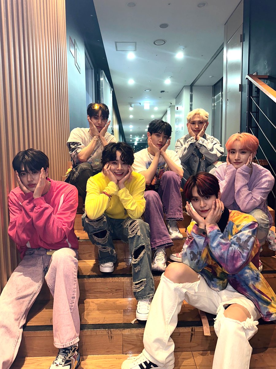 TPST__official's tweet photo. [📸TEMPIC]

23.05.04 #엠카운트다운

👤: “템페스트 좋아하지 마”
iE: “그거 어떻게 하는 건데”

좋아할 수밖에 없는 7명의 남ㅈr들..𖤐
오늘 엠ㅋΓ도 찢었⊂ト..💗

더 크게 외쳐봐 Loud
망설일 시간 없어🌪

#TEMPEST #템페스트 
#폭풍전야 #난장
#한빈 #형섭 #혁 #���찬
#LEW #화랑 #태래 https://t.co/5O8GP5Zlg1