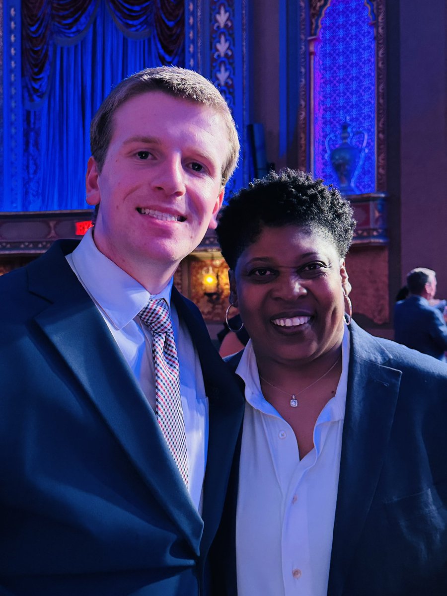 This tweet is really late, but it was a huge honor to get to spend this past weekend with some wonderful people at the WBHOF. <a href="/CAROLYNPECK/">CAROLYN PECK</a> <a href="/Lindsay_13/">Lindsay Whalen</a> <a href="/HOFBos44ever/">Cathy Boswell</a> <a href="/LawLaw08/">Jolette Law</a>