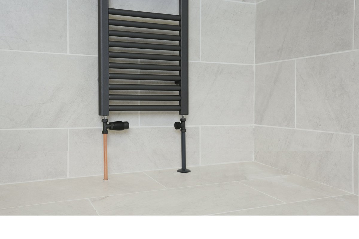 Abacusmfg's tweet image. Make ugly pipes a thing of the past with our Ultima range of pipe covers.

Available in a range of colours including Matt Black, Anthracite and Rose Gold to match your chosen bathroom colour scheme. Link in bio to explore the range.

#bathroomsanswered #pipecovers