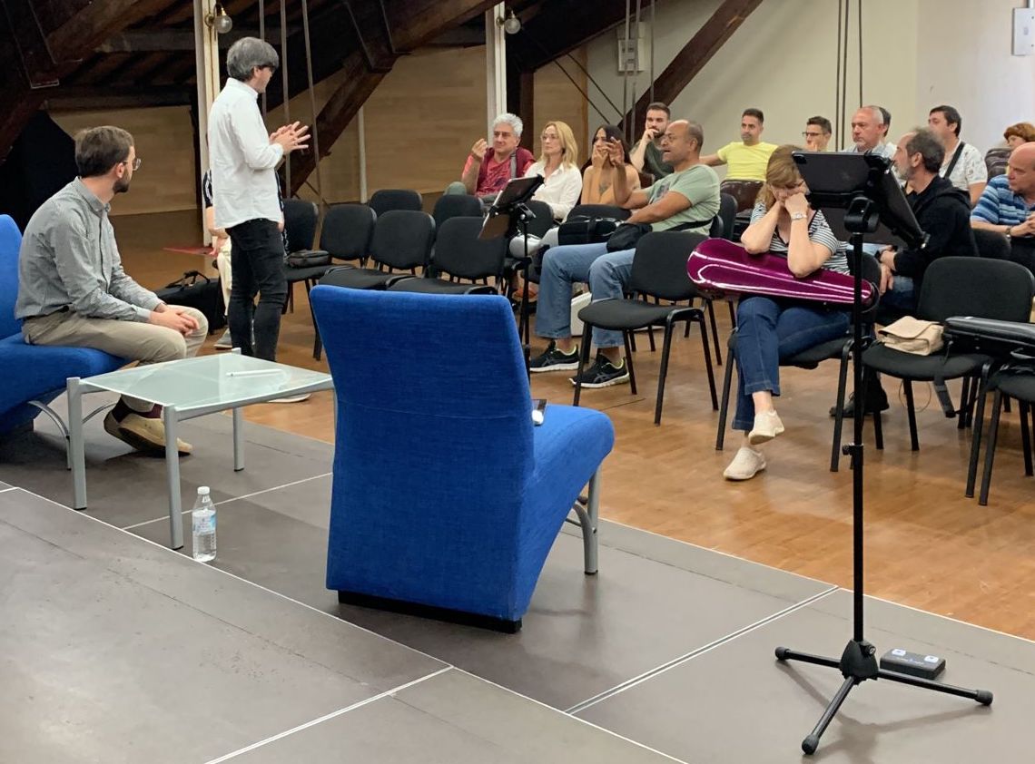 ICCMU's tweet photo. Parte del #EquipoICCMU está hoy en @IMAECordoba dando una clase de formación a la @OrquestadeCO sobre el uso de Ipads @Apple para los ensayos y próximo estreno de la #ópera "Gonzalo di Cordova"
#Digitalizando el ecosistema musical🌬️ https://t.co/9QFpr8uDxW