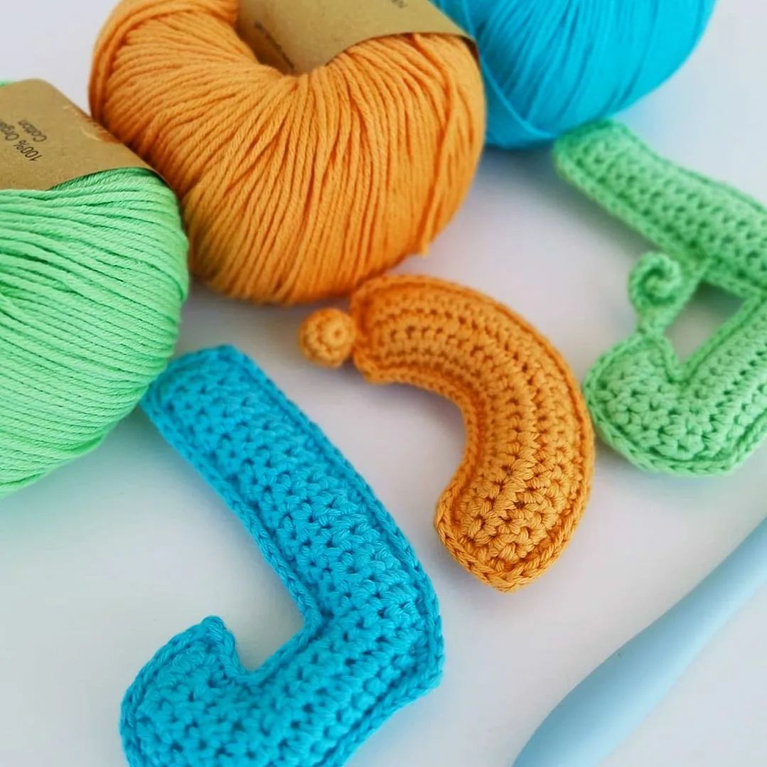 creative_oak's tweet image. 🧶 Our crochet Arabic letters set is the perfect tool for a fun and educational way to introduce children to the Arabic language! 
📚 Each letter is beautifully designed by our artisans to help children learn to recognize Arabic letters while practicing their fine motor skills