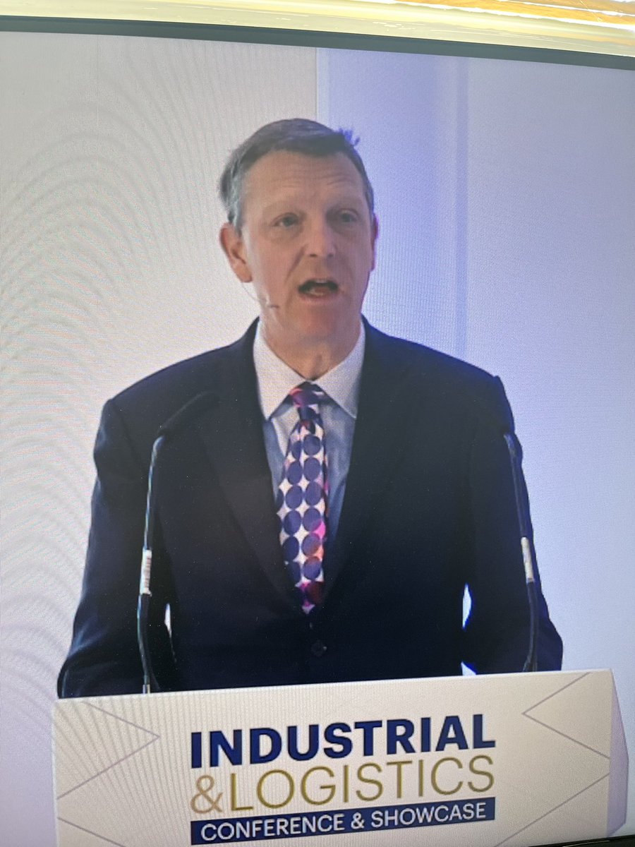 Great to meet @BBCMarkEaston last night, having a chat over the curry and comedy <a href="/IandLConference/">Industrial & Logistics Conference</a> about his recent binge watching of <a href="/succession/">Succession</a> - which made it into his segue to the next session on Consumer Trends and the ecommerce Roadmap. #industrial #conference <a href="/PropertyWeek/">Property Week</a>