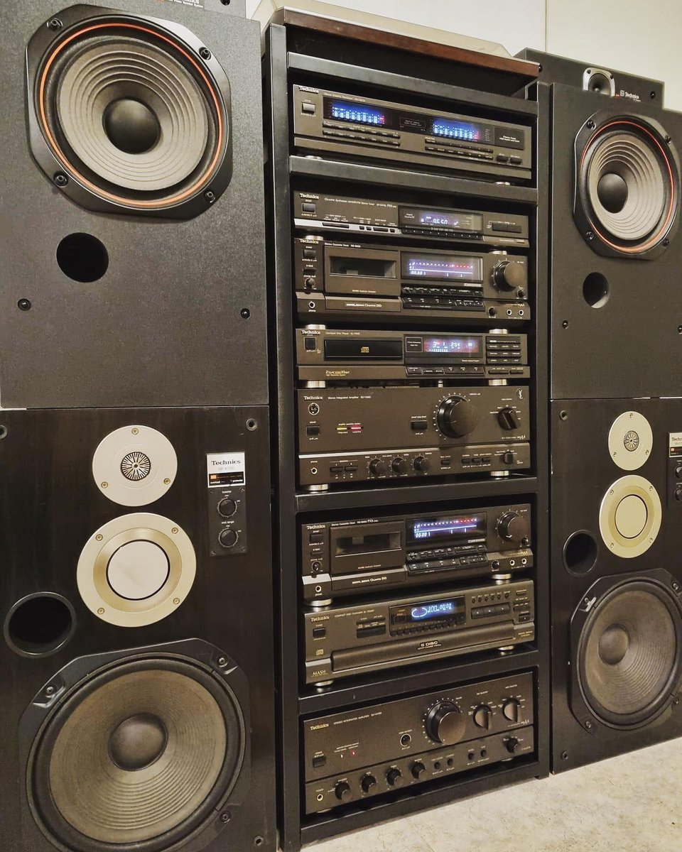 MrBlackOG's tweet photo. which song are you playing first on these speakers https://t.co/EaZOyx7cTd