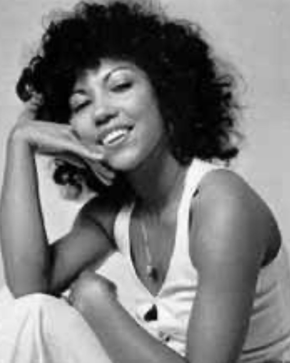 FloydDyce's tweet photo. They say to never meet your heroes but i never believed that when it came to meeting Linda Lewis. A delight, an inspiration, a talent and amazing soul. RIP 🙏🏾 #reachforthetruth #LindaLewis https://t.co/xFHzoP8B0K