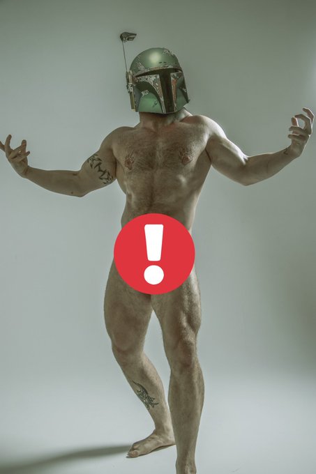 May the 4th be with you&hellip;  And you can check out the helmet of this Man-dong-lorian at his home base https://t<a href="/tag/boytoy"class="tags"><span>#boytoy</span></a>