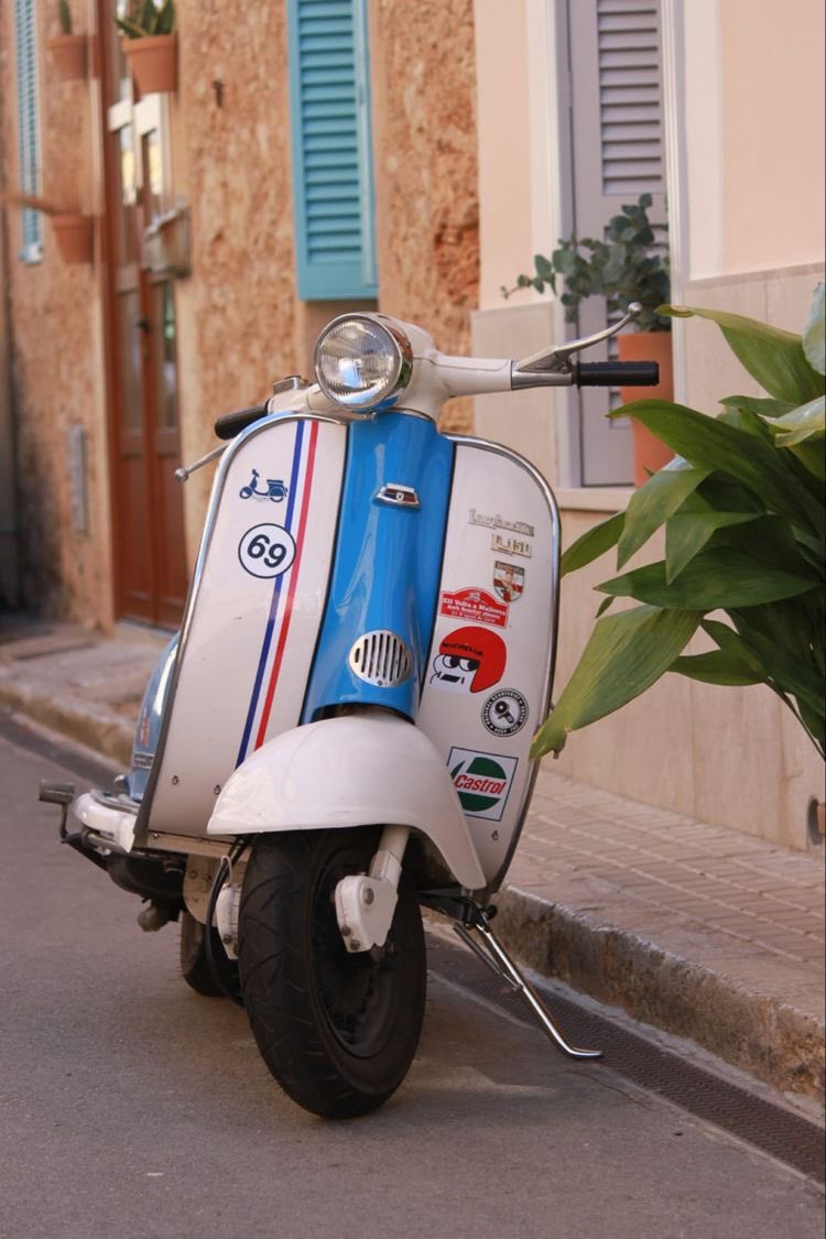 Vespa&Lambretta pics (@vespapics) on Twitter photo 