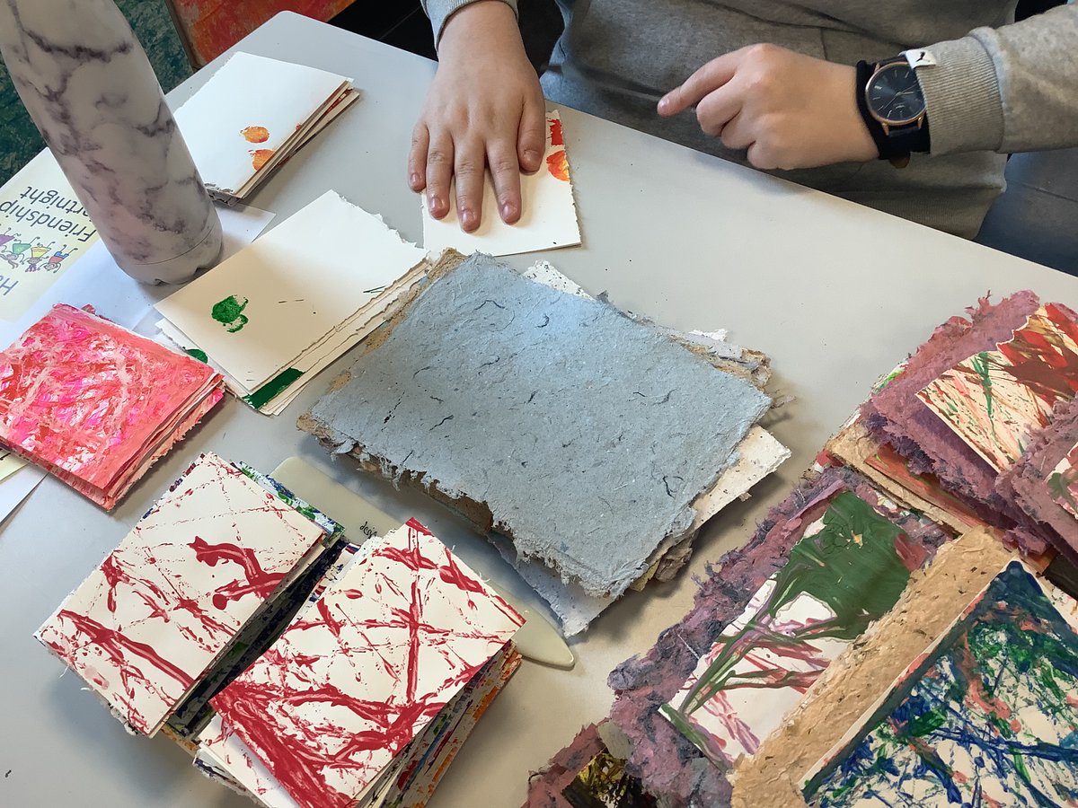 MadeAtHighshore's tweet photo. 13L #experimenting with mixing #handmadepaper and #recycledart to create book signatures
#adventuresinbookbinding #creativebookbinding #bookbindingworkshop #creativitywithpaper https://t.co/1JIL7wlcc0
