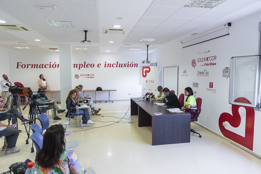 solemccor's tweet photo. Presentación de la Memoria de Empleo de @caritas_cordoba y @solemccor https://t.co/J3RPmOl6AT