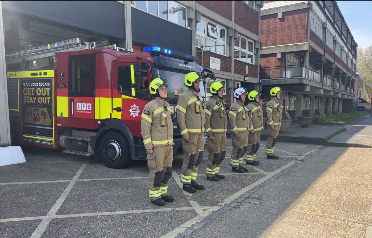 Your @LondonFire #TowerHamlets Red Watch #Poplar Firefighters observing along with all #London’s Firefighters, @LFBControlRoom , @LFBFireCadets & all other LFB staff, one minute’s silence to remember the commitment & sacrifice of #Firefighters everywhere #FirefightersMemorialDay