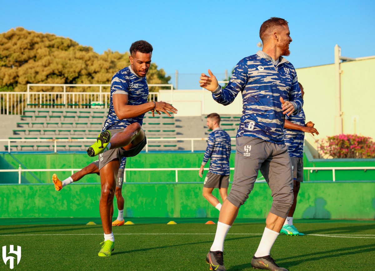 Alhilal_EN's tweet photo. ⚽️ Ball work and fitness 🏃🏻‍♂️
#AlHilal 💙 https://t.co/YdfhPzswOm