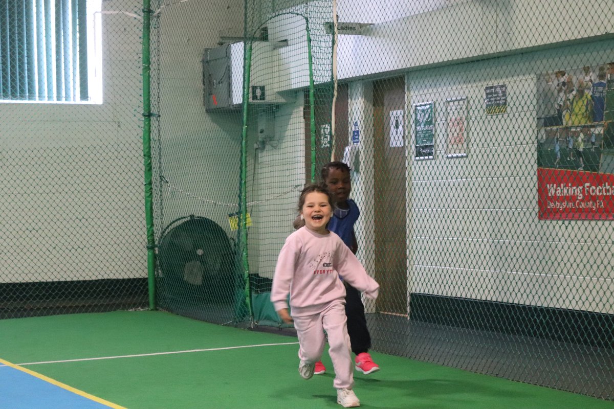 DCCTOfficial's tweet photo. It was all smiles this morning at our #FAShootingStars Active Play session π
We were using different well known stories to engage our schools in a variety of physical activities π
@YouthSportTrust @BarclaysFooty #LetGirlsPlay #GirlsFootballInSchools https://t.co/SpIUpYtlje