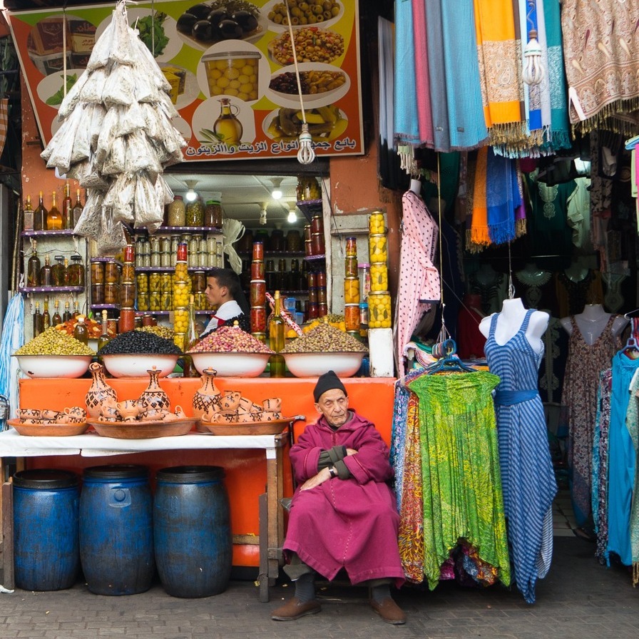 Prendre part à une visite guidée ou à un tour culinaire en voyage à Marrakech 🇲🇦 est une excellente idée, car beaucoup des lieux où mangent les locaux demeurent difficiles à trouver ou à apprivoiser quand on ne sait pas ce que l’on cherche. 

Non seuleme… instagr.am/p/Cr0Z4clNXbi/