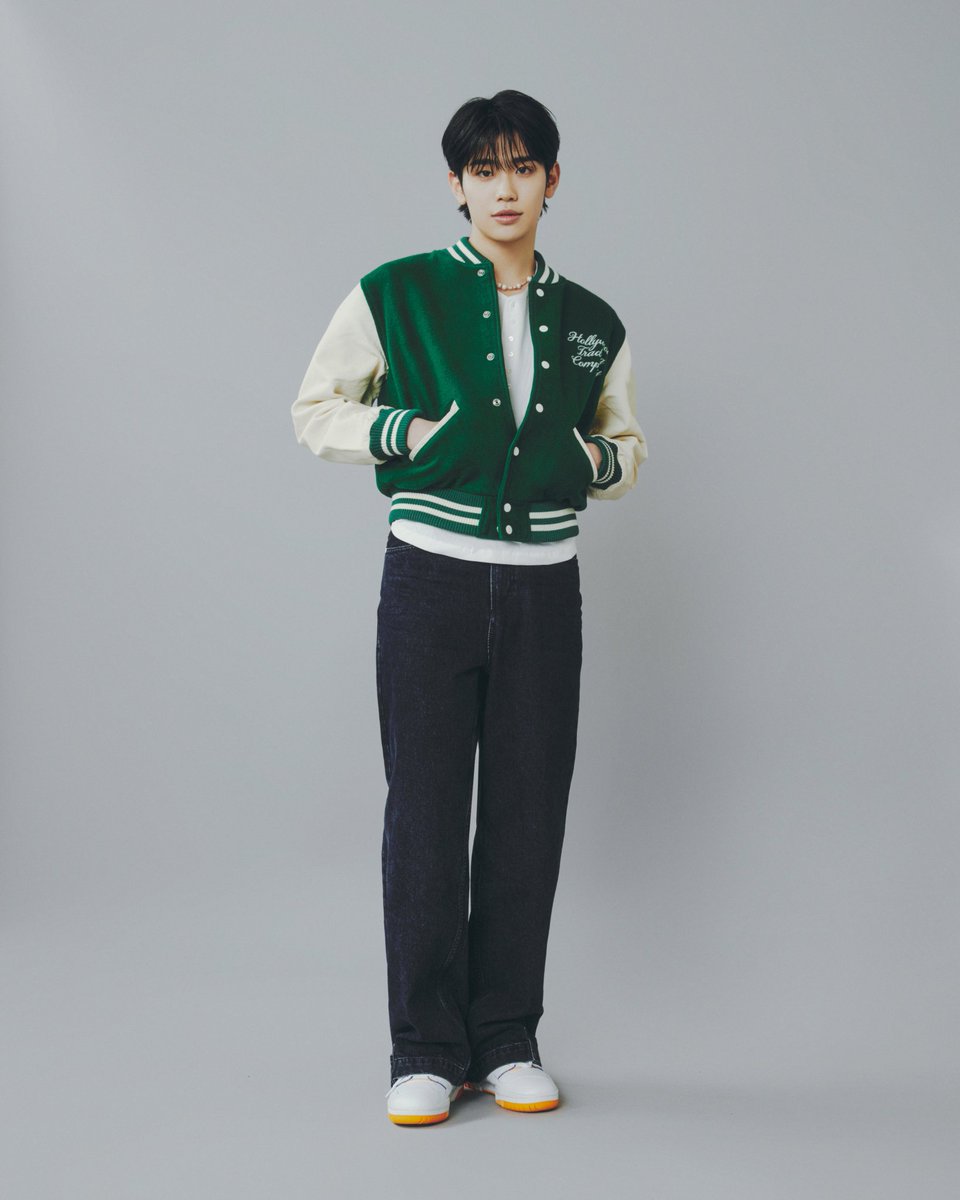 KimTaeraeBr's tweet photo. [📝] Algumas curiosidades contadas pelo Pai do Taerae para a op que conhece ele:

1- Ele começou a aprender a tocar violão quando estava na 5° série, seu primeiro violão foi um presente de seus pais. Ele também é bom tocando baixo 

#KimTaerae #김태래 #ZEROBASEONE (1/4) https://t.co/xrEfxIAbFk