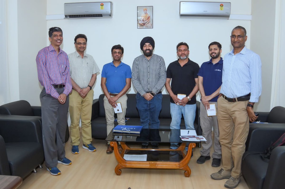 IITKanpur's tweet image. #IITKanpur and Lohum tie up for academic R&amp;amp;D partnership to advance sustainability of Lithium-ion batteries. Projects under the partnership will help develop technologies important for ensuring the safety and longevity of batteries. 

#research #developement #sustainability #iitk