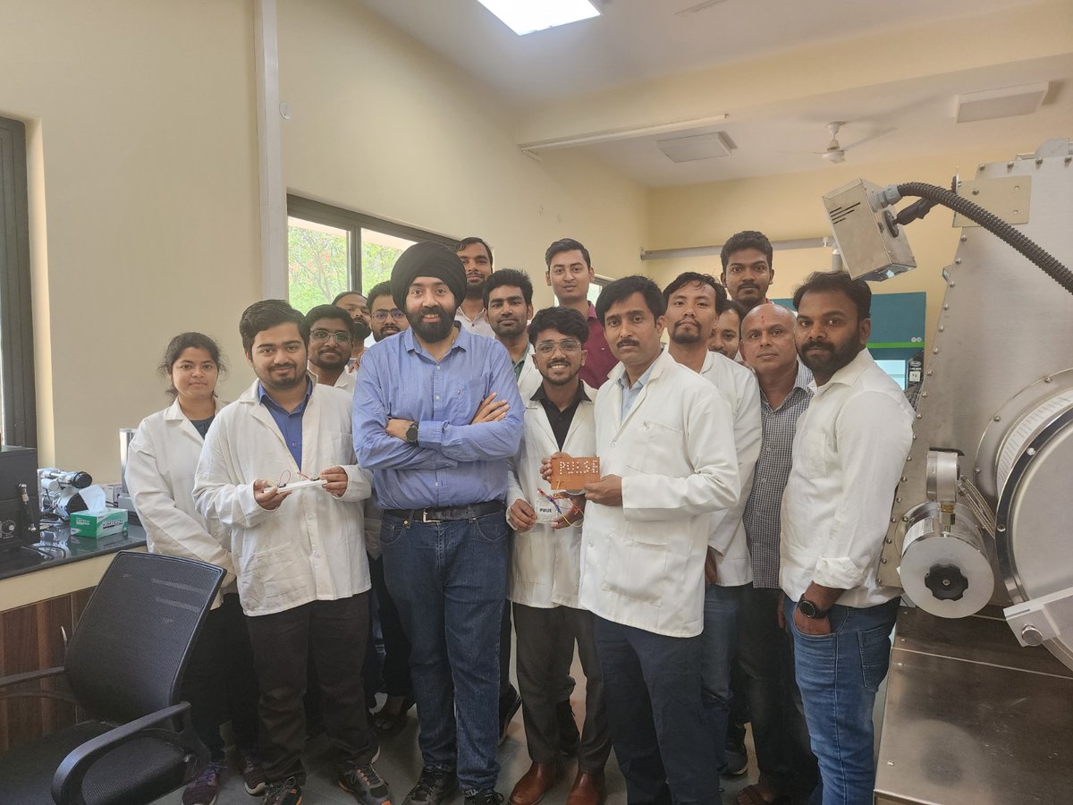 IITKanpur's tweet image. #IITKanpur and Lohum tie up for academic R&amp;amp;D partnership to advance sustainability of Lithium-ion batteries. Projects under the partnership will help develop technologies important for ensuring the safety and longevity of batteries. 

#research #developement #sustainability #iitk