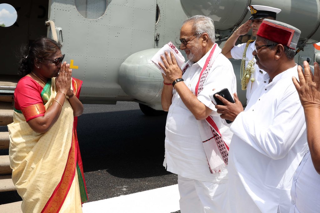 राष्ट्रपति द्रौपदी मुर्मू तीन दिवसीय दौरे पर पहुंची ओडिशा-President Draupadi Murmu reached Odisha on a three-day visit