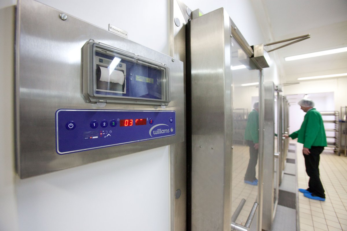 Preserving cooked #food in optimum conditions is as easy as 1-2-3 with Williams Blast Chiller/Freezer ranges. - saving time and #money!

1️⃣Press to select desired type of blast – hard, soft or freeze
2️⃣Press to select duration options or temperature probe
3️⃣Press to start cycle