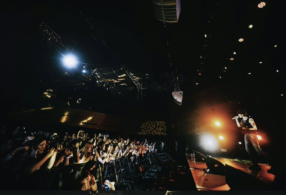 It’s *almost* like being there 🥲

🔗weibo.com/6967651988/489…
#LianHuaiwei #连淮伟 #Huaiwei #Cpop