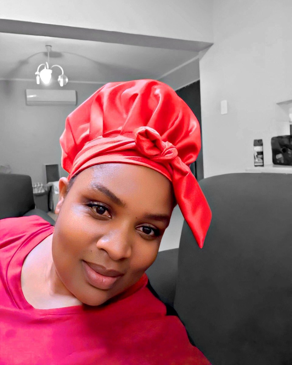 slazy_za's tweet photo. 🌹

BONNET:
- One size fits all(great for all hairstyles)
- Made with premium satin fabric
- The long stripes allow you to tie it in a way that best suits you
- Helps with laying wigs
- Keeps hair moisturised, prevents breakage and reduces frizz
#GirlTalkZA #satinbonnet #haircare https://t.co/CApb6bLAur