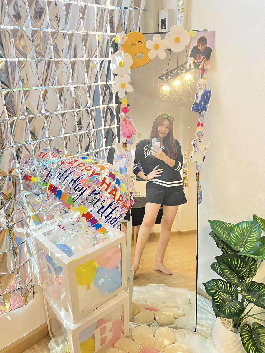 ploy_poly_yolp's tweet photo. บรรยากาศร้านน่ารักมากๆเลยค่าา 💚💚
(7) 
date ꔛ 28 Apr - 4 May 2023
time ꔛ 11.00 - 19.00

#BamBamOurSweet @BamBam1A 
#BamBam 🐍
#HappyBamBamDay
#แบมแบม #王文王 #뱀뱀
@STAYWITHYOUcafe https://t.co/feSPvmKeTX
