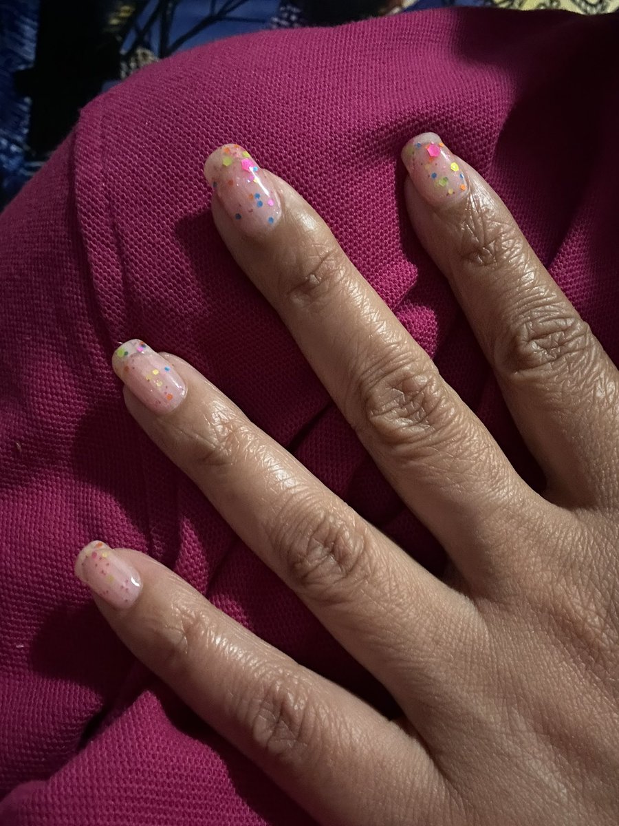Onlyhereforfu11's tweet image. The problem with staying up late, I’m tired during the day. The problem with laying down at 9:30 relaxing, I’m wide awake at 2:00am. It’s a vicious cycle…. Aren’t my nails cute?! #squirrel #norestfortheweary #hotcold #tired #tvsurfing