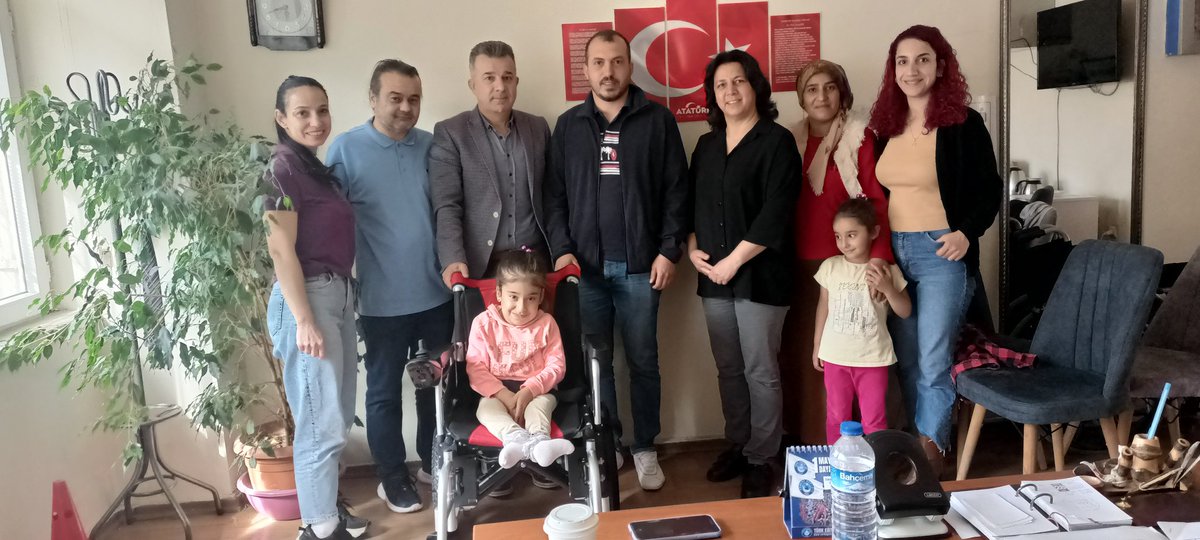 UlugHatice's tweet photo. Öğrencimiz Edanur E. Akülü sandalyesine kavuştu. Kendisine hayırlı olmasını temenni ediyoruz. Katkıda bulunan öğretmenlerimize ve okul idaremize teşekkür ediyoruz https://t.co/xZBd06z52K