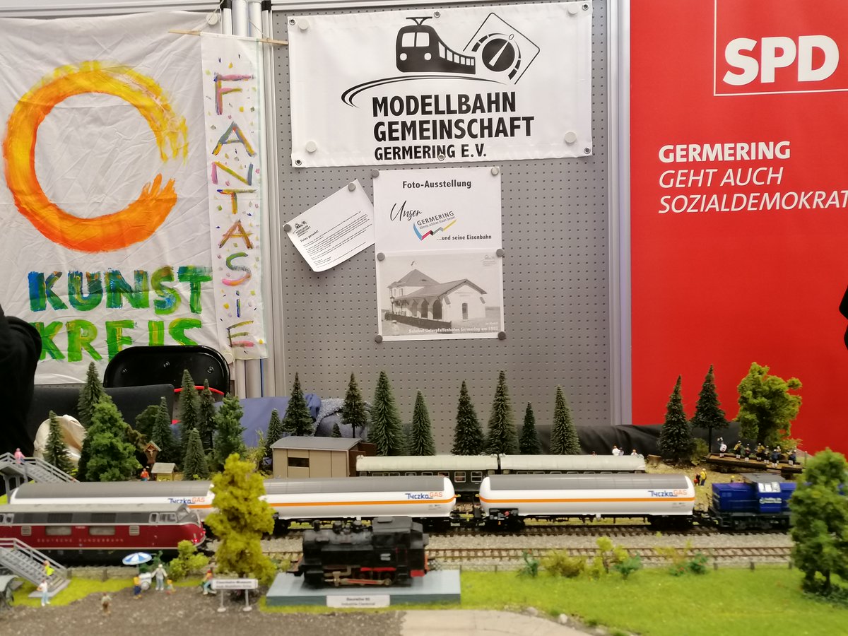 MbGGeV's tweet photo. Gestern Abend präsentierten sich über 50 Vereine, Parteien und Institutionen auf der Veranstaltung „StadtLeben“ in der Stadthalle #Germering.

Auch wir waren mit vertreten und haben uns vorgestellt. Danke für die vielen netten und interessanten Gespräche!

#unterpfaffenhofen https://t.co/69PoG4Q7kJ