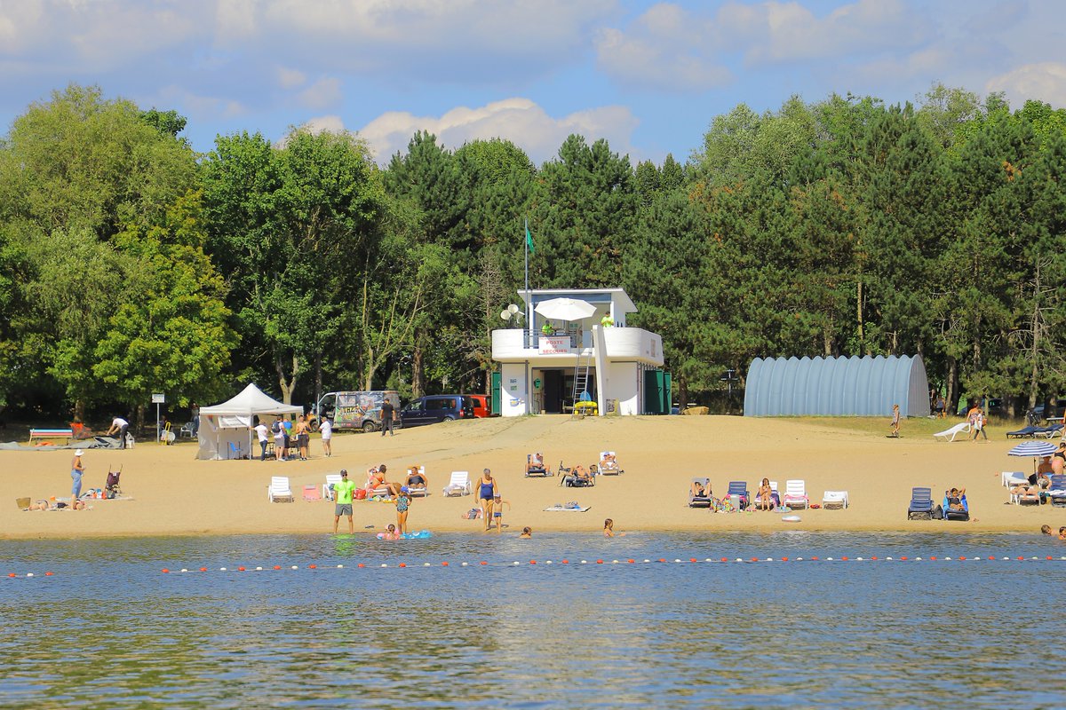 VilledeCMz's tweet photo. 🛟 🏖️ La @VilledeCMz recrute 4⃣ surveillants de baignade pour le lac de la Warenne qui sera ouvert du 24 juin au 20 août. Rejoignez-nous ! 
ℹ️  https://t.co/bmTKjqCRVE https://t.co/w0cHIbwFUR