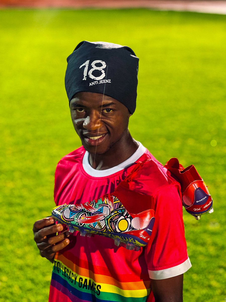 disktjie's tweet photo. We grew up being told what we can and cannot be, by the world. But time to embrace our stories, our culture, and believe in ourselves has come! Time to show the world who we are, and what we are all about! , the South African way, the Kasi way! 💥🇿🇦 We are the next generation! 🌍 https://t.co/CL3X4sjJCq