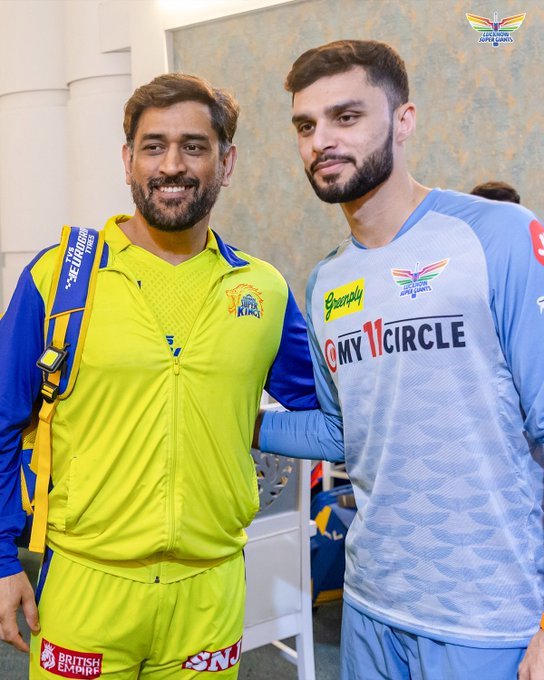 Naveen with kohli &amp; Naveen with MS Dhoni. 😭😭😭