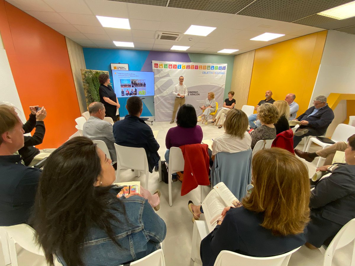 CruzRojaAragon's tweet photo. Encantados de haber participado en el Foro de la Economía Social y de los #Cuidados de Aragón. 
Cuidar es una de las labores más dignas que las PERSONAS pueden hacer por las PERSONAS.  Una de las mejores definiciones de #ElPoderdelaHumanidad https://t.co/hSzsixFUzT