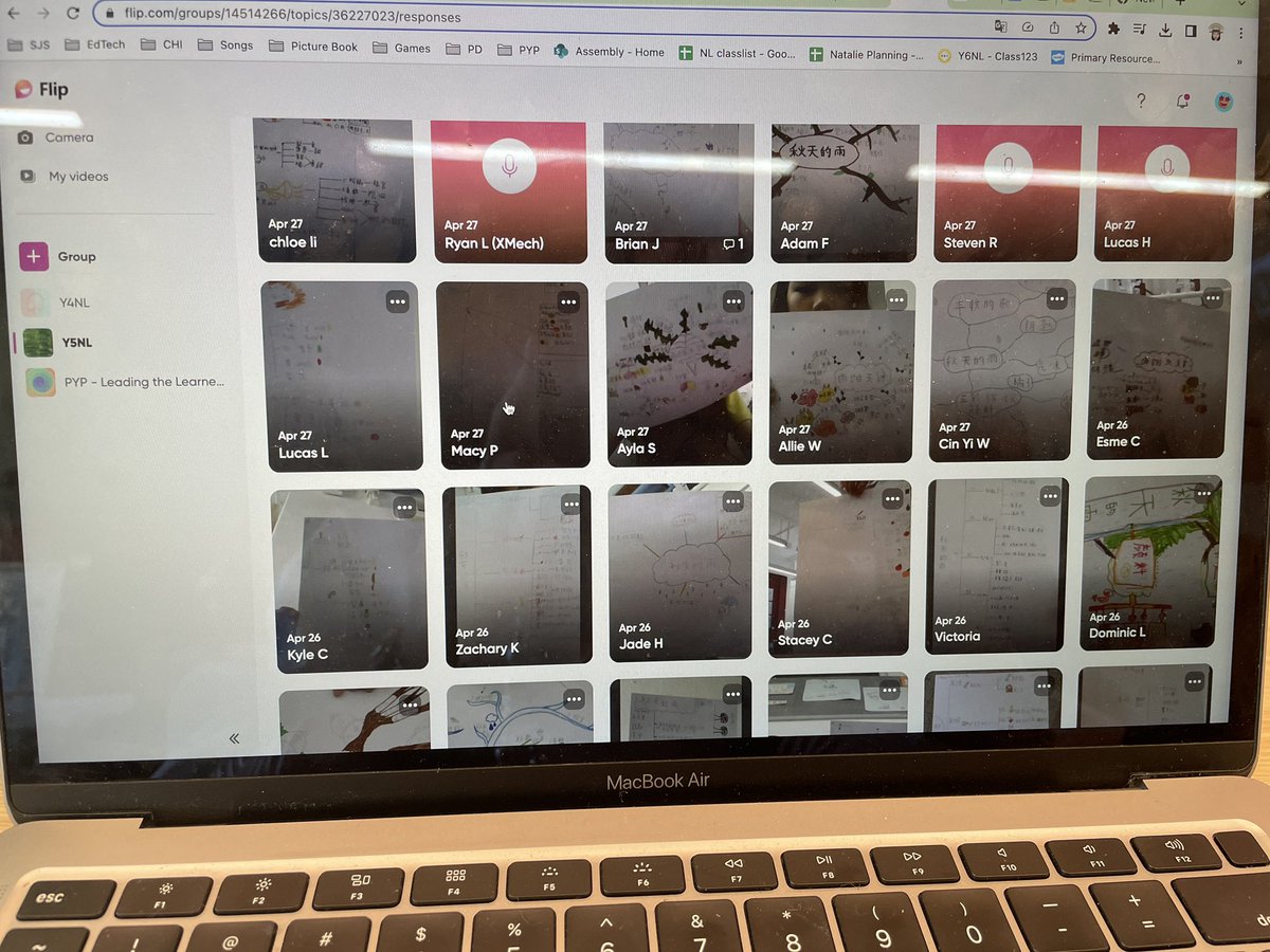 Year 5 students using #mindmap to visualize their understanding of the text and then retelling it on #Flipgrid Exciting to see this activity also serving as an ongoing assessment of their comprehension skills. #education #technology #edtech #Chinese #language