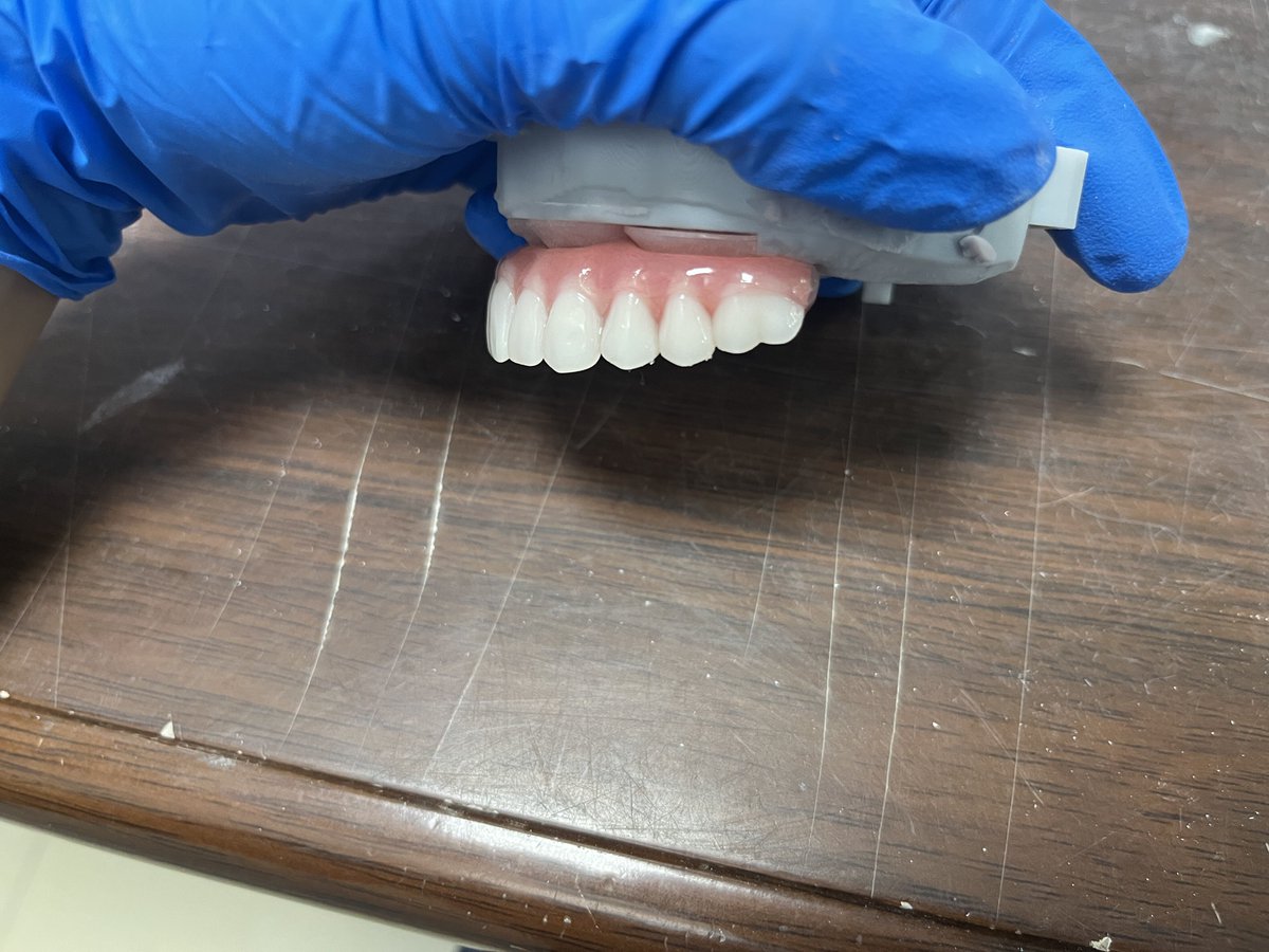 CosmosDentalCN's tweet photo. I have to take a photo before the packaging😃
#Dentallab #crownmanufacturer #crown #bridge #allon4 #denture #lab #fulldenture #screw https://t.co/Tmv47JUjJF