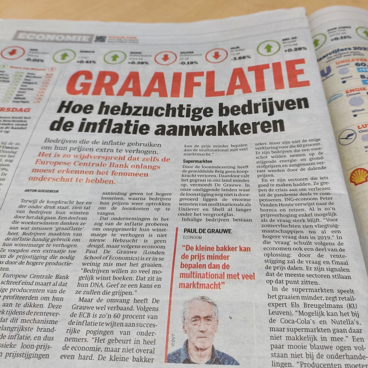 RaoulHedebouw's tweet photo. Zwart op wit. Niet de lonen maar #overwinsten voeden de #inflatie. Grote bedrijven profiteren van prijsstijgingen om hun marges op te blazen. De werkende bevolking is de dupe. Tijd om de prijzen te blokkeren, niet de lonen. #graaiflatie

Vandaag in @Nieuwsblad_be na rapport @ecb https://t.co/hAVb3VSXZp