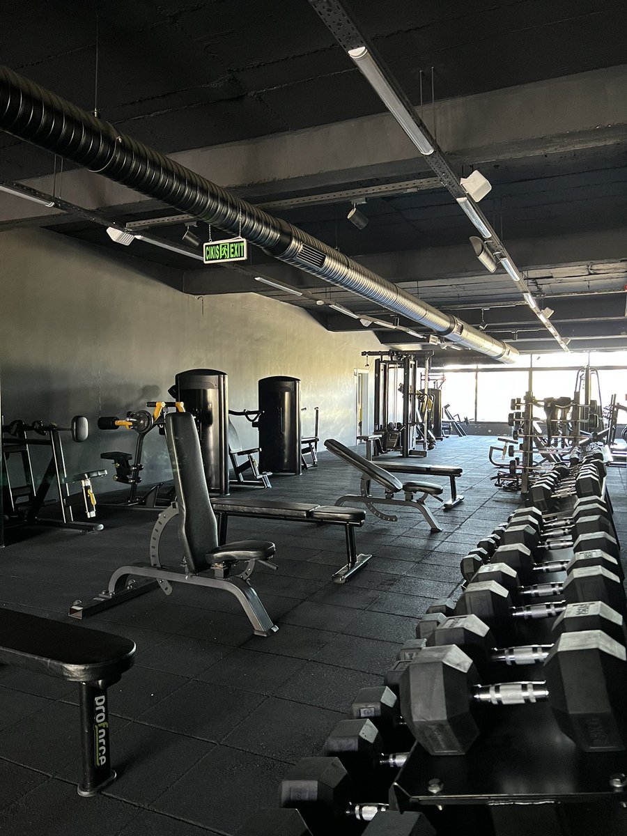 Langerius's tweet photo. Morning! ☀️

Workout Done ☑️

About yesterday;

An NFT Project is successful if it is above mint price and does not cause losses to its buyers. In this meta where even freemint projects cannot be sold, @WaltsVault_NFT did well despite all the fuds.

I eyes on #SUI network 👀 https://t.co/vnvxisSgKD