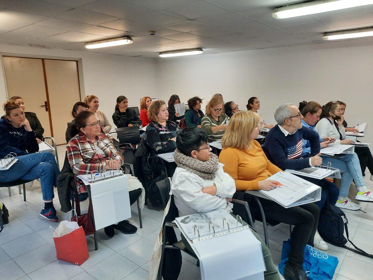 grupo_ssi's tweet photo. Está previsto el diseño y el pilotaje de acciones de formación continua y de especialización en Bizkaia, con una metodología mixta, inspirada en #MENTSAD
De forma progresiva, podrán extenderse al resto de los Territorios.
#ZainLab @LanDpto #GrupoSSI #SSIMet #formacióncontinua https://t.co/rqF9SqAh4b