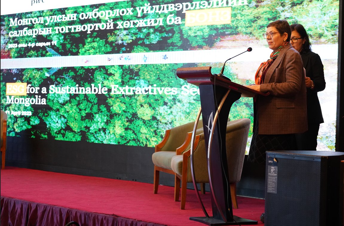 Урин цаг ирж байгаа энэ сайхан өдрүүдэд та бүхэндээ хөтөлбөрийнхөө сүүлийн үеийн мэдээллүүдээс хүргэж байна. 
amep.mn/news-detail/77…
*** 
An Update from the Desk of the Team Leader amep.mn/news-detail/77…