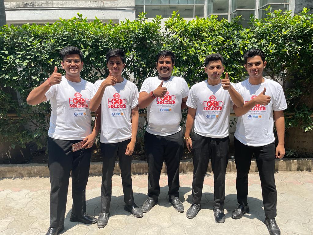RahulPuri009's tweet photo. IIHM Delhi Students ready for the food soldier activities.
Learning never stops at IIHM Delhi.
#foodsoldier #iihmfoodsoldiers
#india #mynation #MYIIHM #iihmbest3years #iihmhotelschools #hospitalityindustry https://t.co/7V1wADAFFp