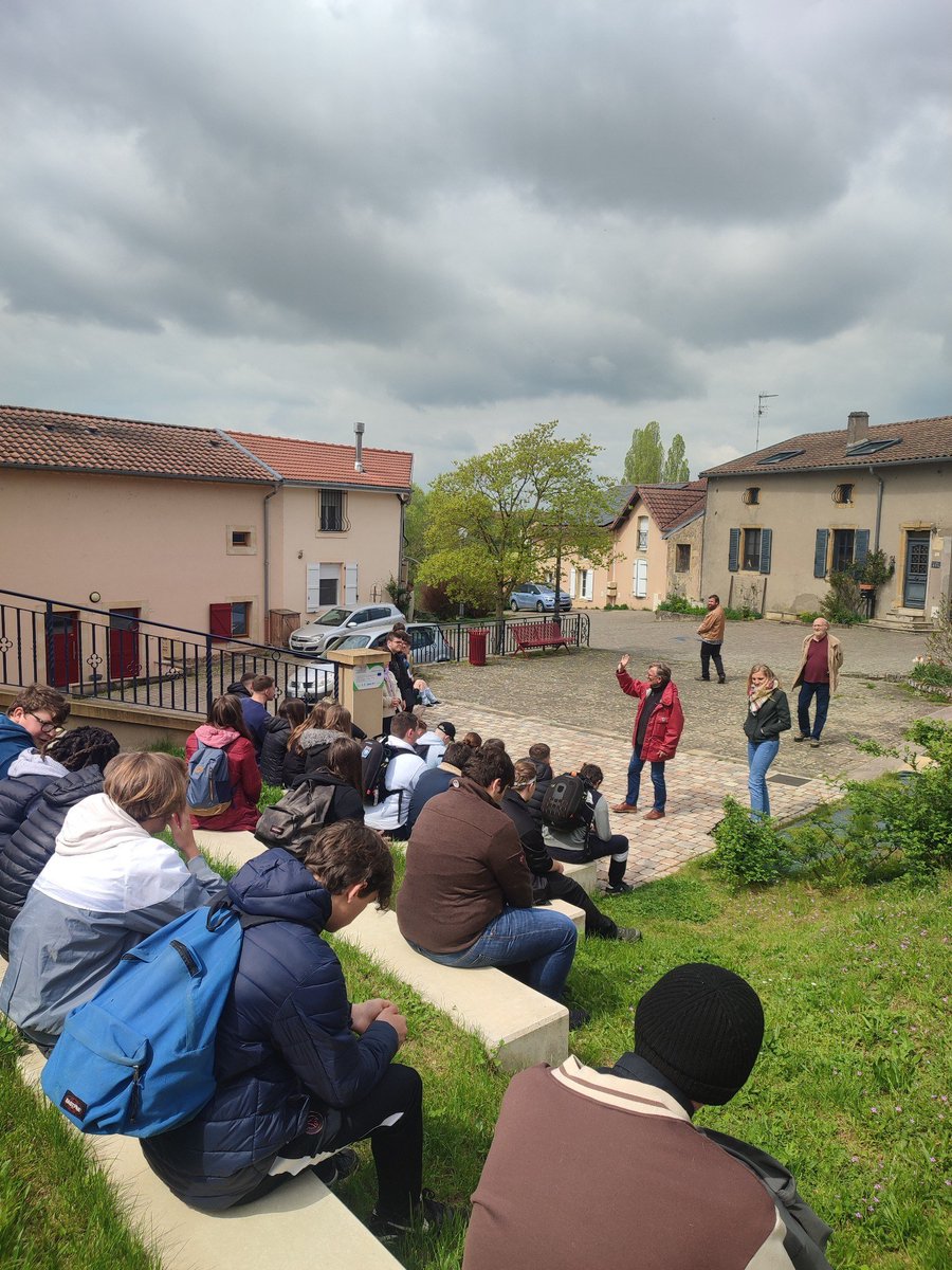 LpMorette's tweet photo. Cinéma et ruralité
📽️🎬🐄
39 élèves de 3ePM et BP1 ont assisté au festival Caméra des champs #CDC2023 à Ville-sur-Yron
@camera_champs
@SFanucchi1 
@agnesmitzner2 https://t.co/tnxfvKKo6W
