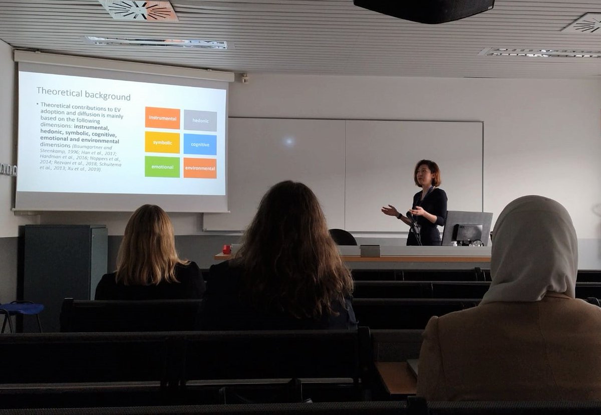 gbc2023's tweet photo. The second round of parallel sessions has just started!

In the meantime, we share some photos from yesterday.
We thank yesterday's chairs: Joana César Machado, Daniela Andreini, Oriol Iglesias and Anatoli Colicev.

#GBC2023 #GBCBergamo #unibg https://t.co/bokqkEBP8I
